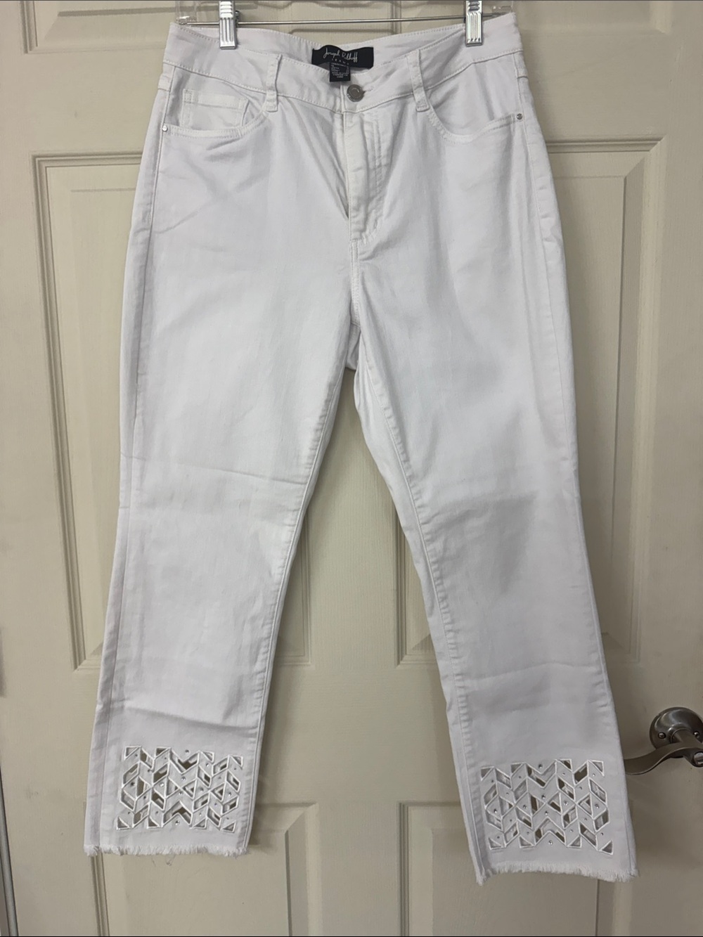 Joseph Ribkoff White Cropped Jeans with Laser-Cut Ankle Panels